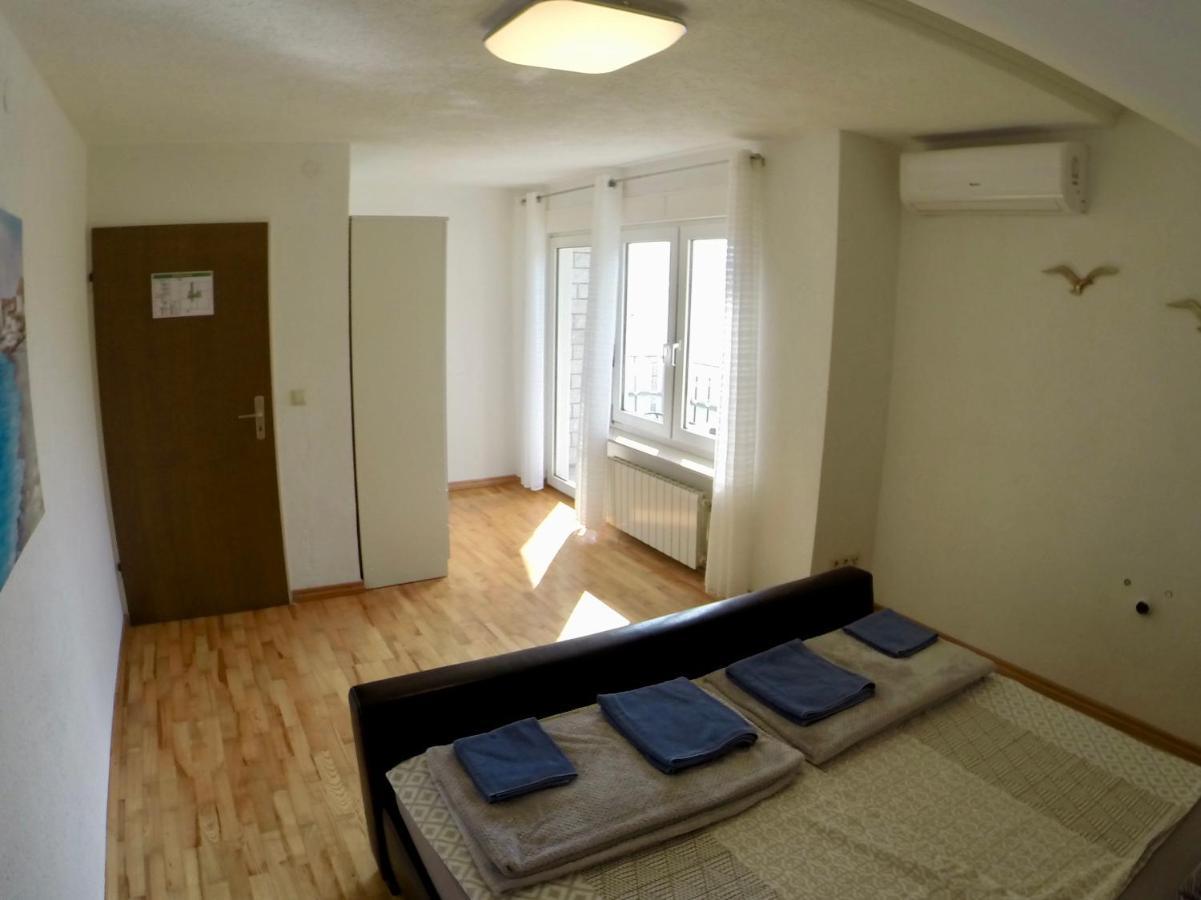 Holiday Apartment Lavanda Sumpetar Jesenice  Exterior photo