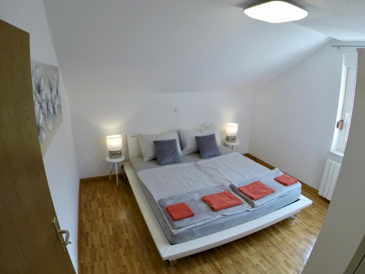 Holiday Apartment Lavanda Sumpetar Jesenice  Exterior photo