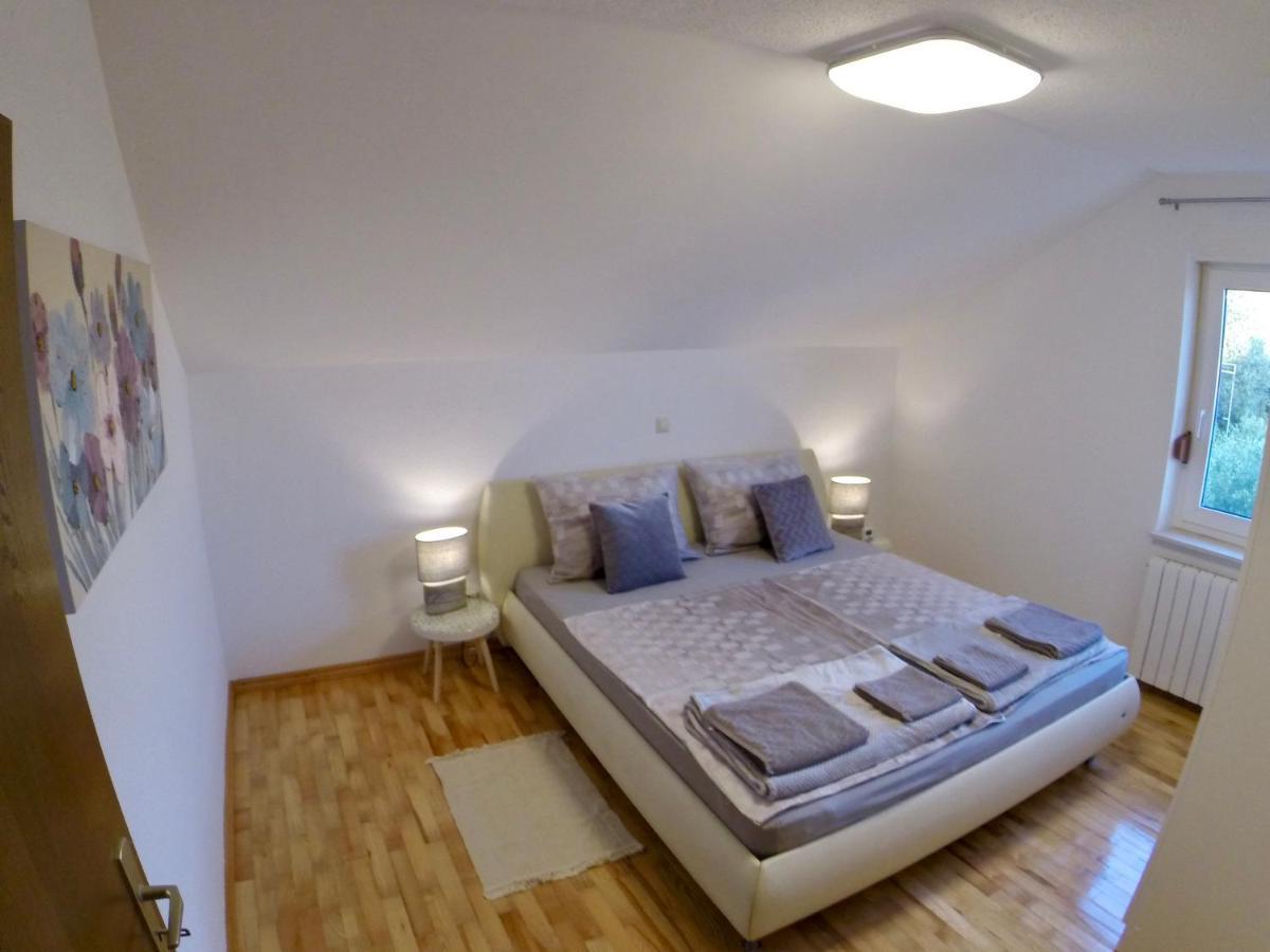 Holiday Apartment Lavanda Sumpetar Jesenice  Exterior photo