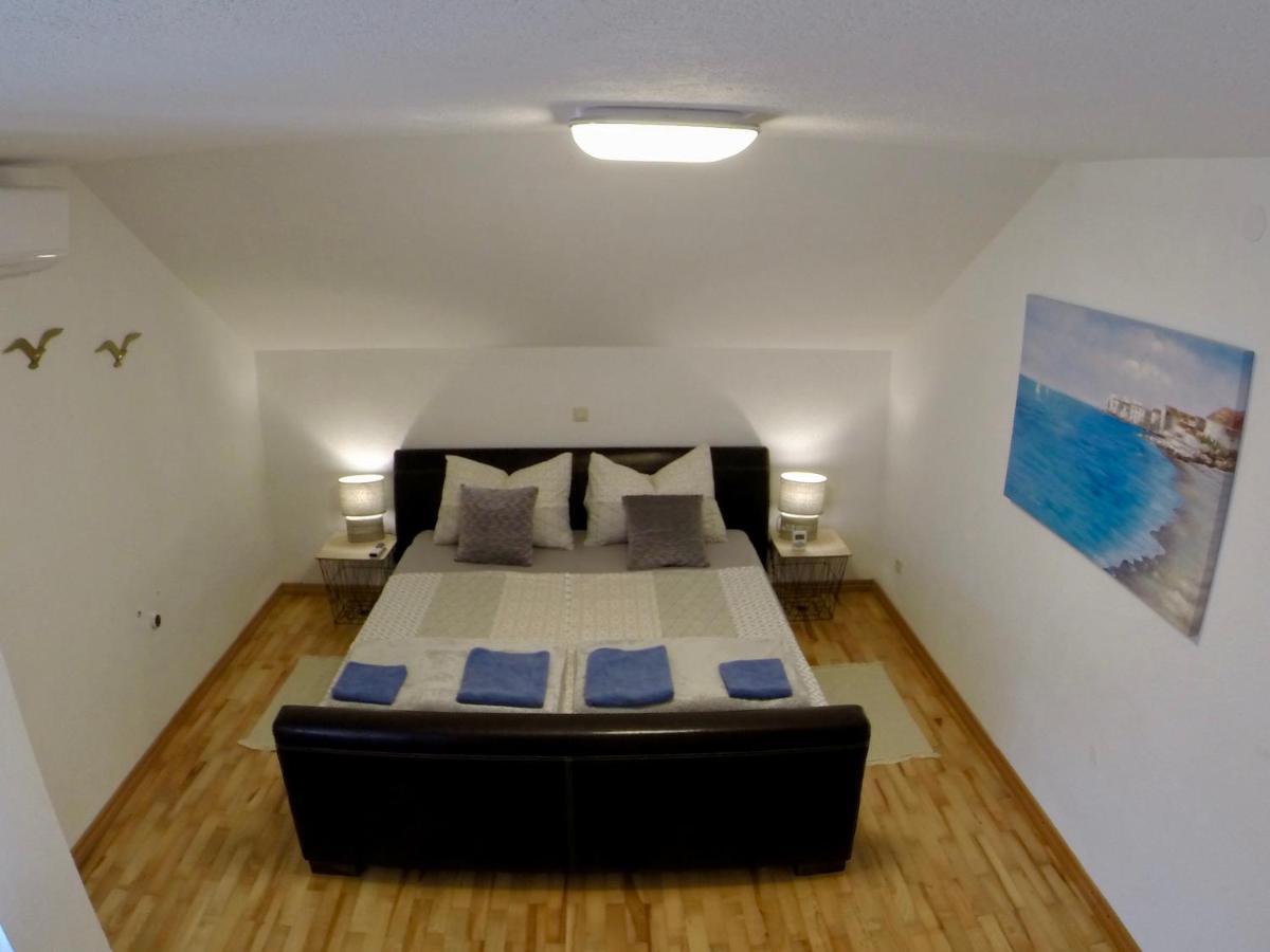Holiday Apartment Lavanda Sumpetar Jesenice  Exterior photo